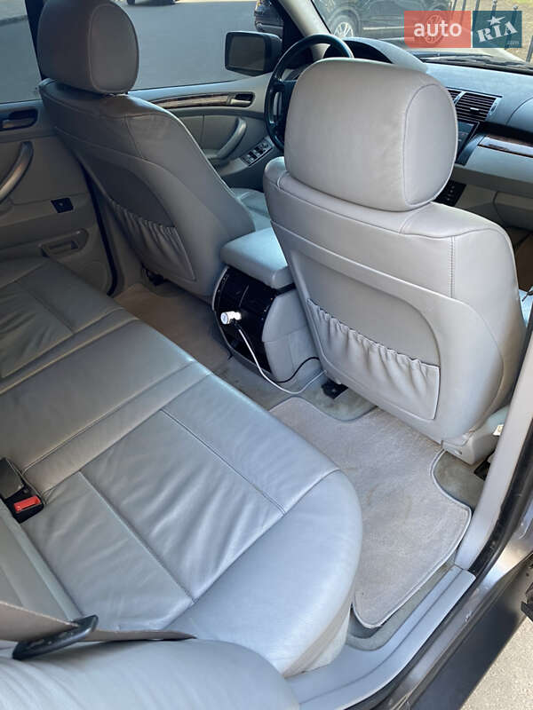 Внедорожник / Кроссовер BMW X5 2004 в Одессе