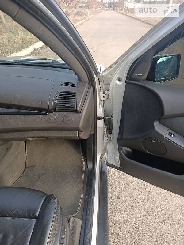 Внедорожник / Кроссовер BMW X5 2001 в Николаеве