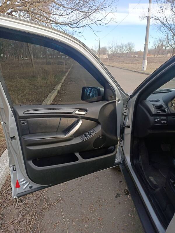 Внедорожник / Кроссовер BMW X5 2001 в Николаеве