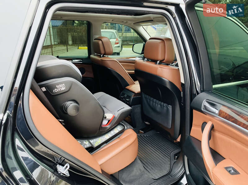 Позашляховик / Кросовер BMW X5 2013 в Львові