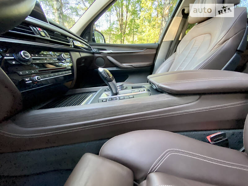Внедорожник / Кроссовер BMW X5 2014 в Черновцах