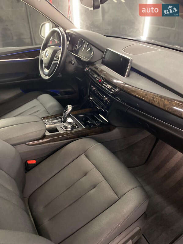 Позашляховик / Кросовер BMW X5 2016 в Рівному