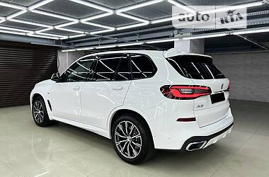 Позашляховик / Кросовер BMW X5 2022 в 