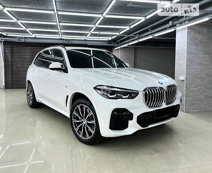 Позашляховик / Кросовер BMW X5 2022 в 