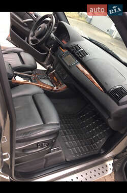 Позашляховик / Кросовер BMW X5 2005 в 