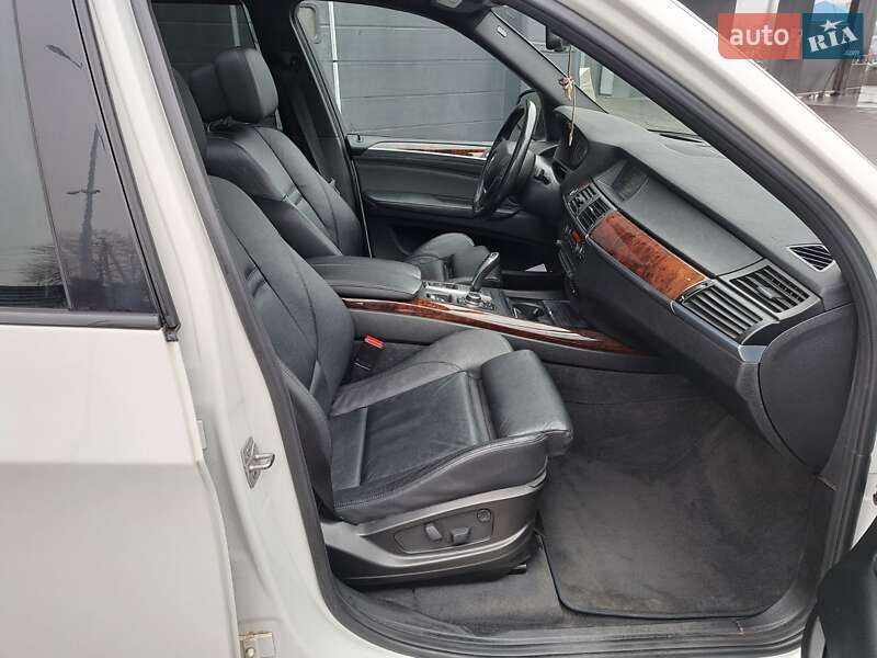Внедорожник / Кроссовер BMW X5 2011 в Ужгороде