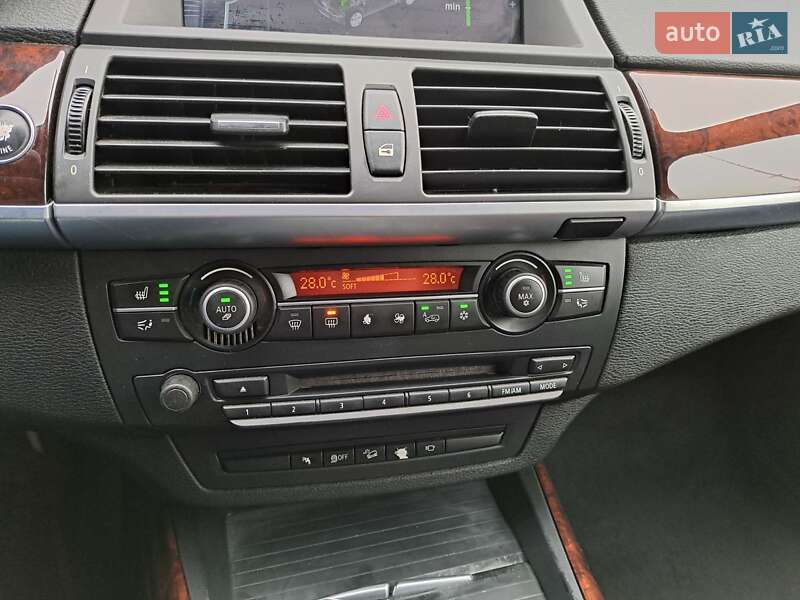 Внедорожник / Кроссовер BMW X5 2011 в Ужгороде