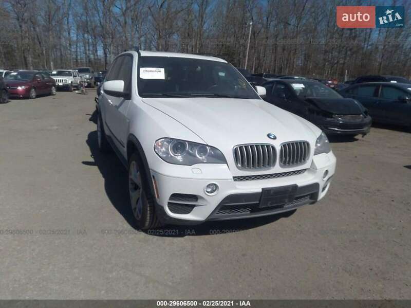 Внедорожник / Кроссовер BMW X5 2011 в Ужгороде