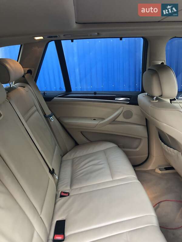 Внедорожник / Кроссовер BMW X5 2011 в Городище