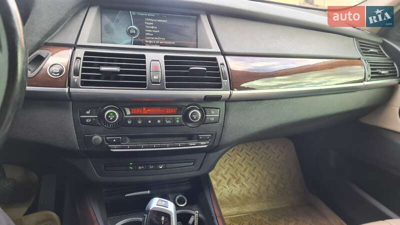 Внедорожник / Кроссовер BMW X5 2013 в Киеве