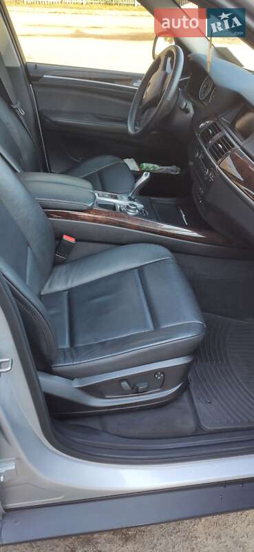 Внедорожник / Кроссовер BMW X5 2010 в Львове