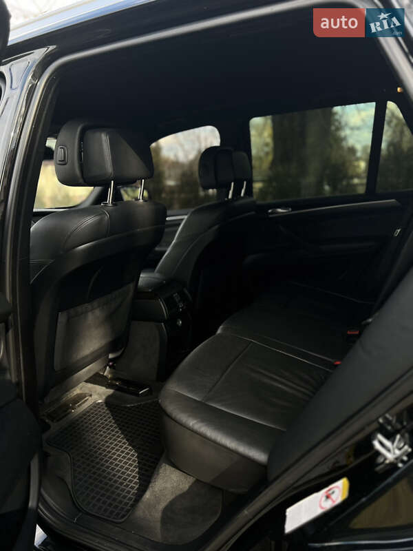 Позашляховик / Кросовер BMW X5 2008 в Острозі