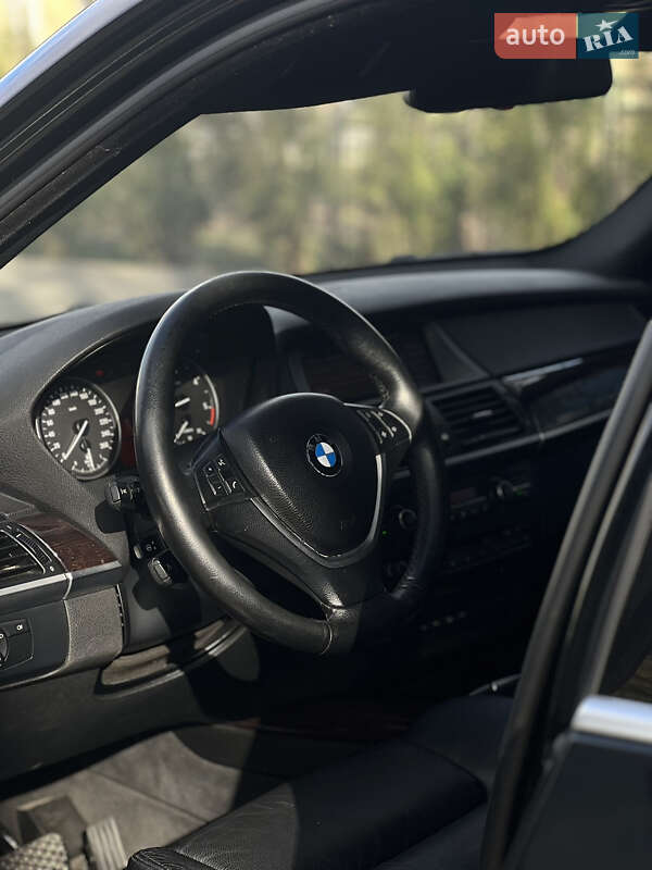 Позашляховик / Кросовер BMW X5 2008 в Острозі