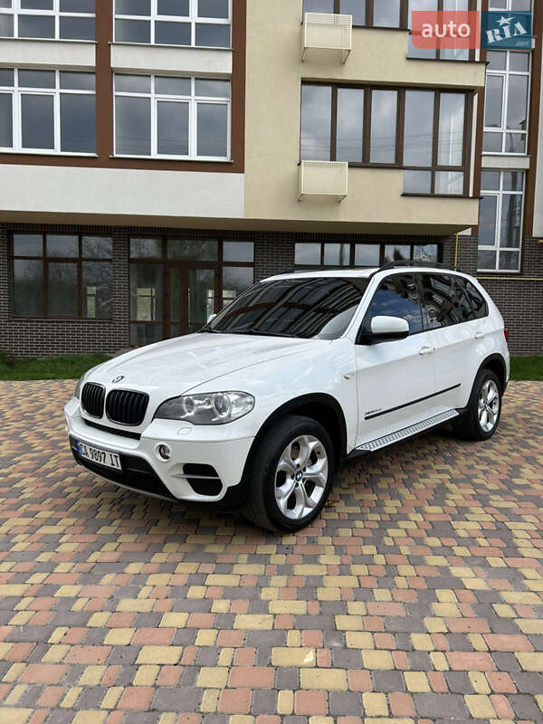 Внедорожник / Кроссовер BMW X5 2011 в Умани