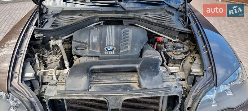 Внедорожник / Кроссовер BMW X5 2010 в Черновцах