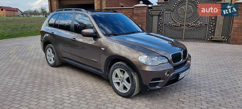 Внедорожник / Кроссовер BMW X5 2010 в Черновцах