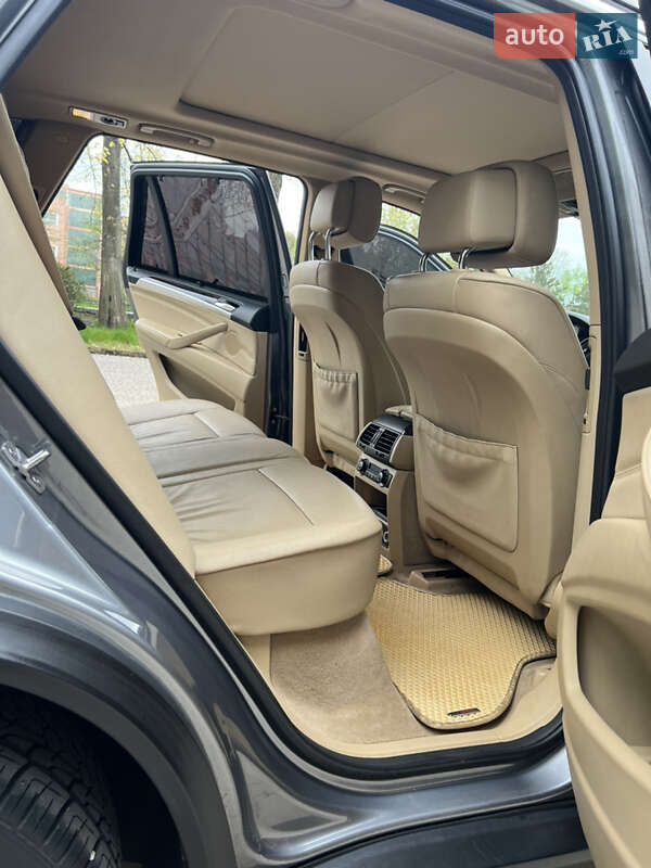 Внедорожник / Кроссовер BMW X5 2011 в Долине