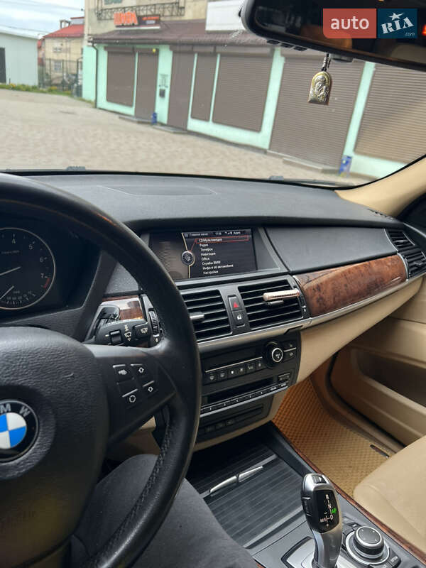 Внедорожник / Кроссовер BMW X5 2011 в Долине