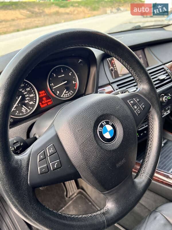 Внедорожник / Кроссовер BMW X5 2012 в Хмельницком
