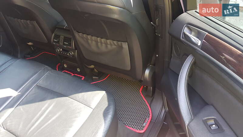 Позашляховик / Кросовер BMW X5 2013 в Івано-Франківську