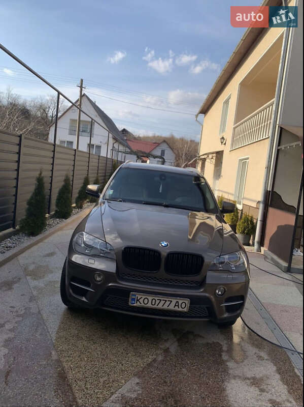 Внедорожник / Кроссовер BMW X5 2011 в Виноградове