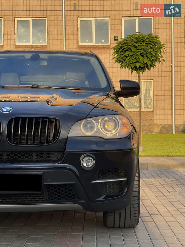 Внедорожник / Кроссовер BMW X5 2011 в Луцке