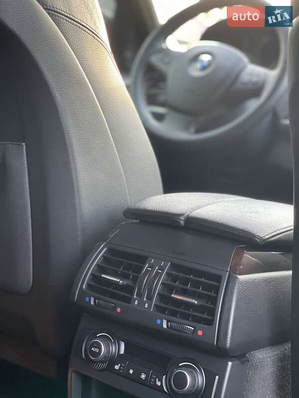 Внедорожник / Кроссовер BMW X5 2011 в Луцке