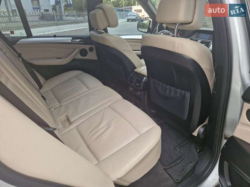 Внедорожник / Кроссовер BMW X5 2012 в Луцке