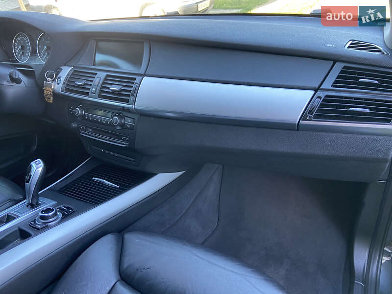 Внедорожник / Кроссовер BMW X5 2013 в Кицмани