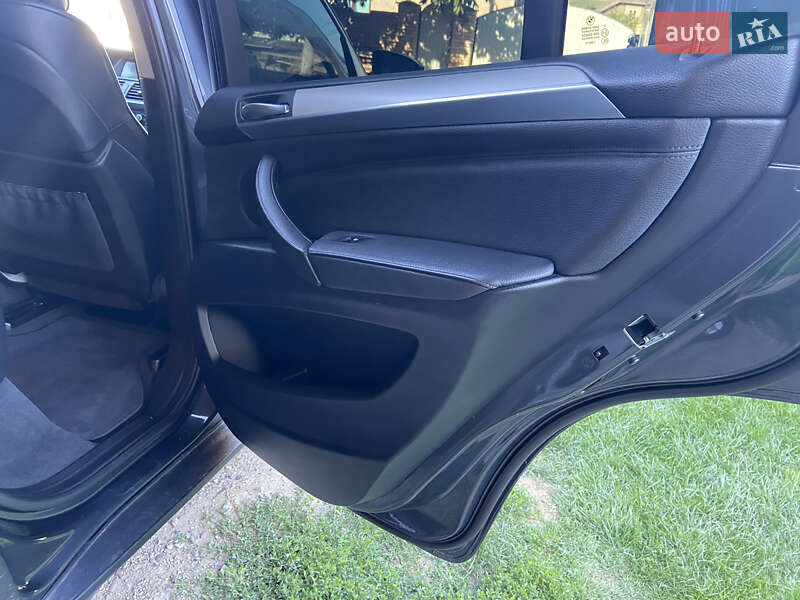 Внедорожник / Кроссовер BMW X5 2013 в Кицмани