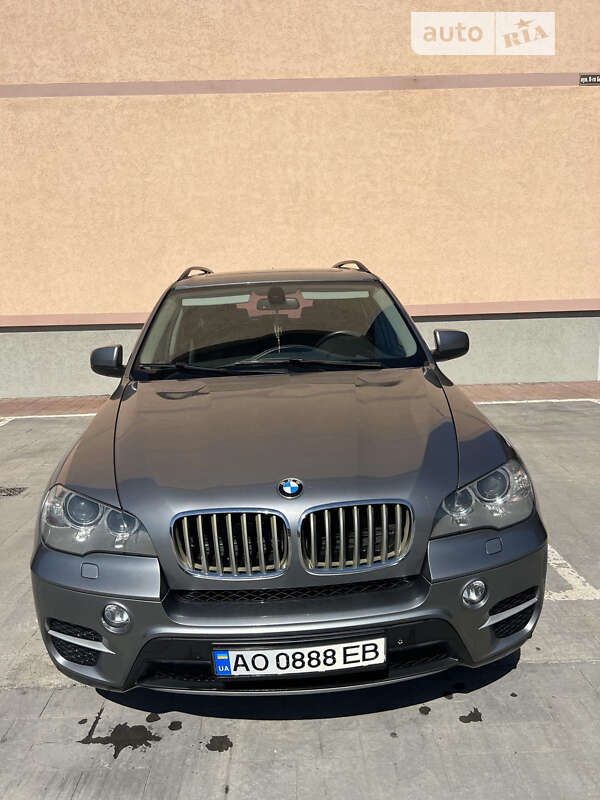 Внедорожник / Кроссовер BMW X5 2012 в Ужгороде