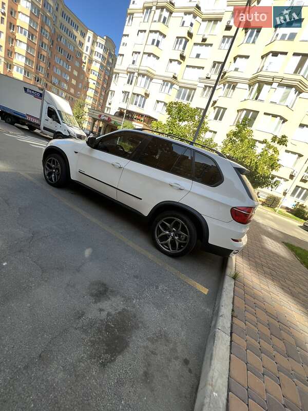 Позашляховик / Кросовер BMW X5 2012 в Києві