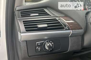 Позашляховик / Кросовер BMW X5 2011 в 