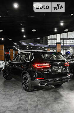 Внедорожник / Кроссовер BMW X5 2021 в 