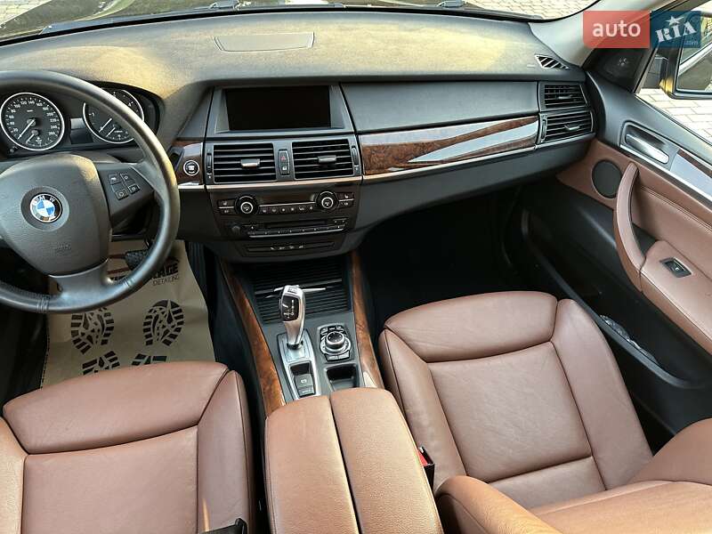 Позашляховик / Кросовер BMW X5 2012 в Луцьку