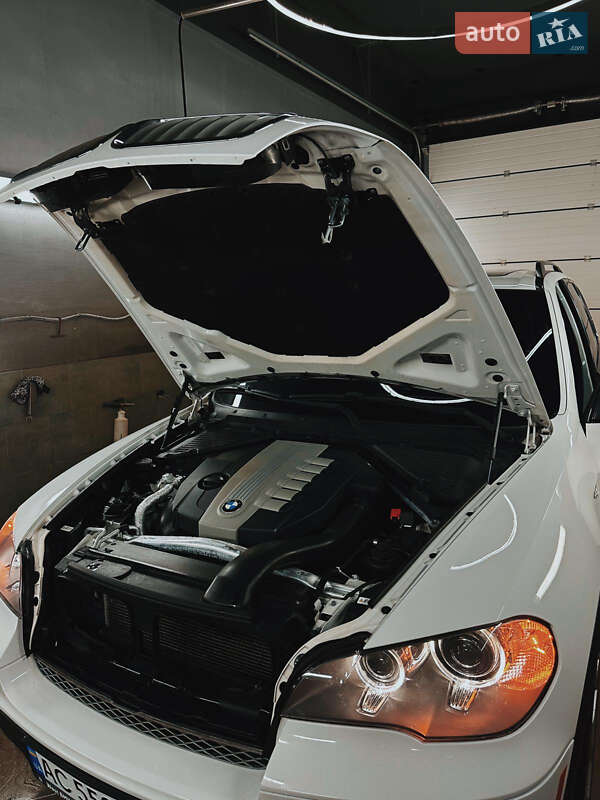 Позашляховик / Кросовер BMW X5 2011 в Нововолинську