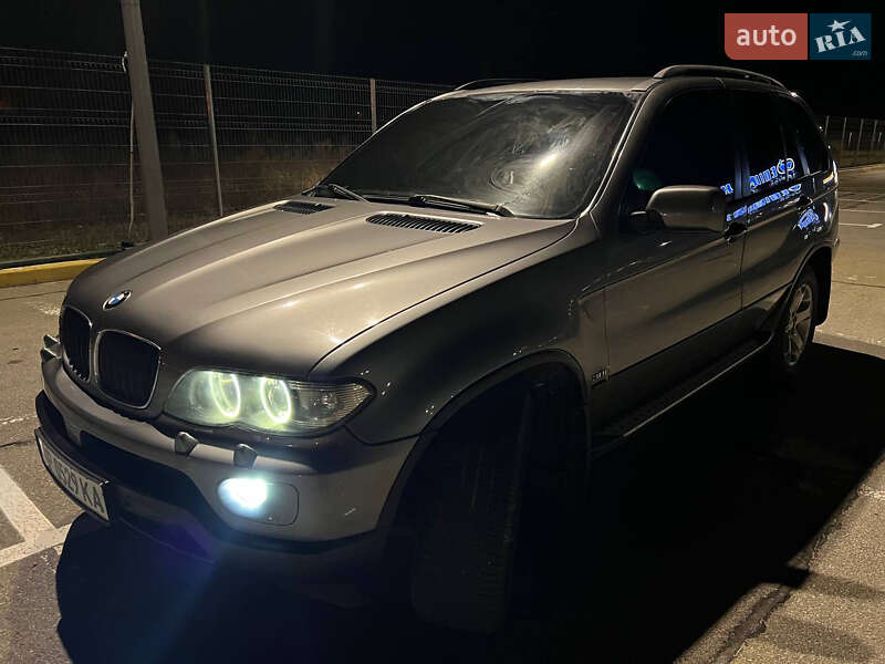Внедорожник / Кроссовер BMW X5 2004 в Томаковке