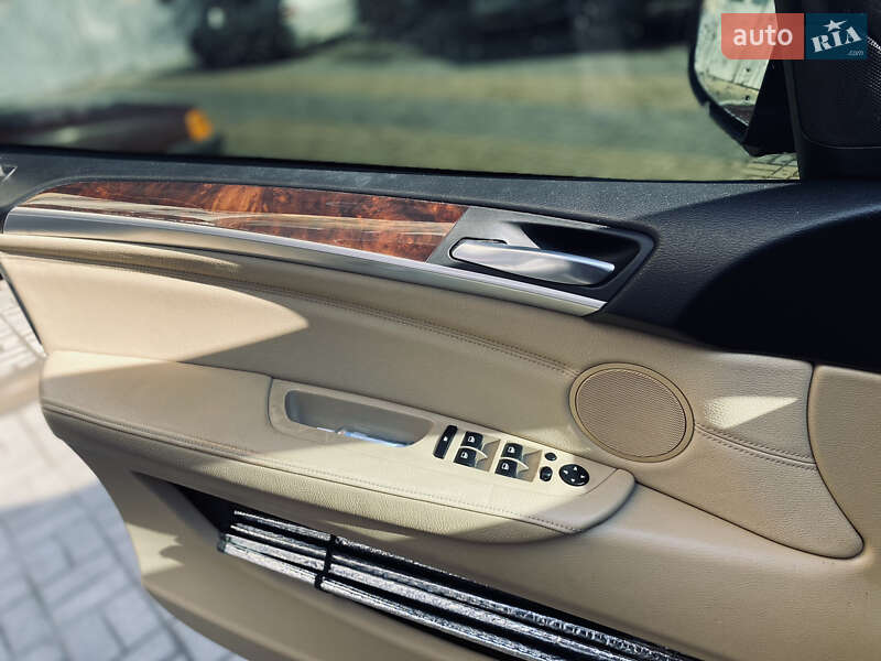 Внедорожник / Кроссовер BMW X5 2010 в Хмельницком