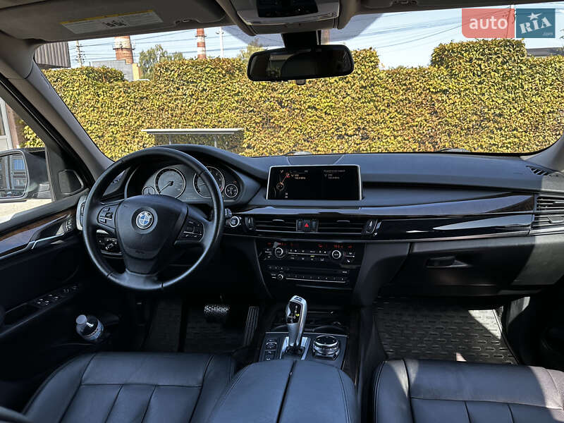 Позашляховик / Кросовер BMW X5 2014 в Чернівцях