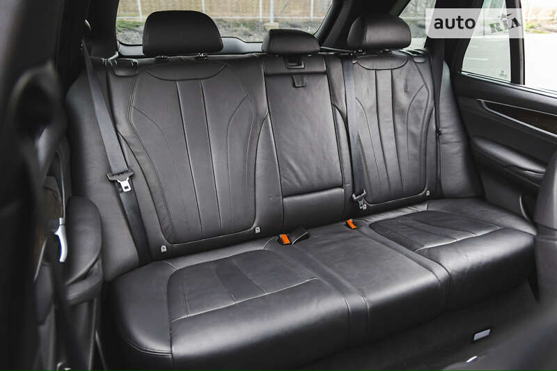 Позашляховик / Кросовер BMW X5 2015 в Луцьку