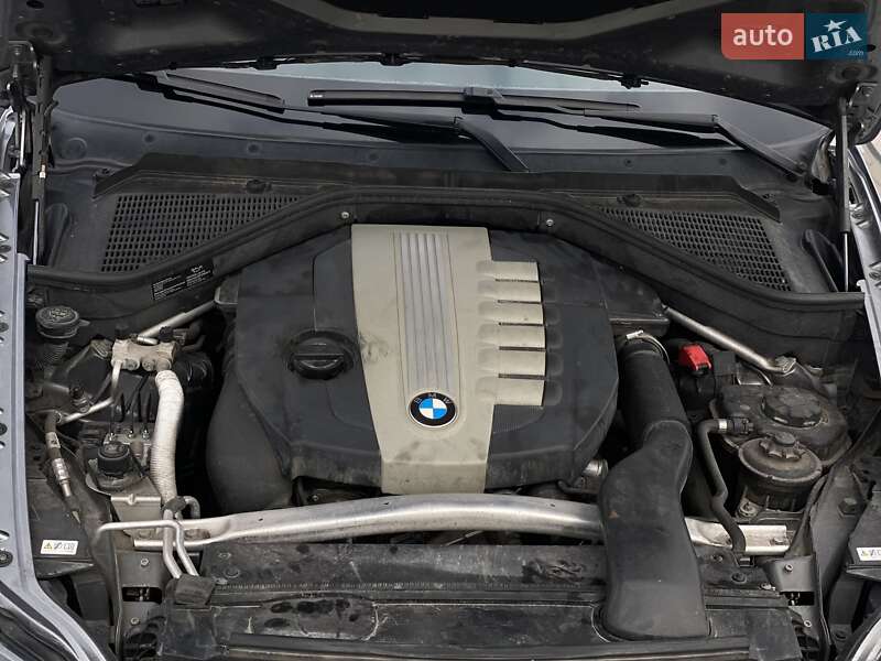 Позашляховик / Кросовер BMW X5 2012 в Рівному