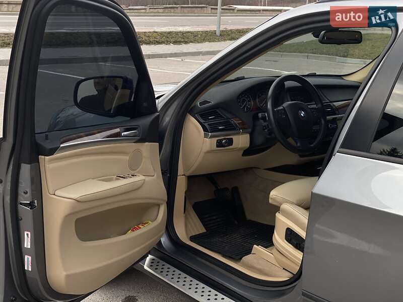 Позашляховик / Кросовер BMW X5 2012 в Рівному
