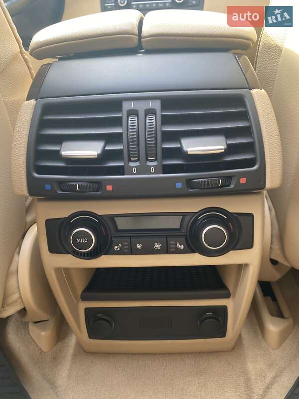 Позашляховик / Кросовер BMW X5 2012 в Рівному