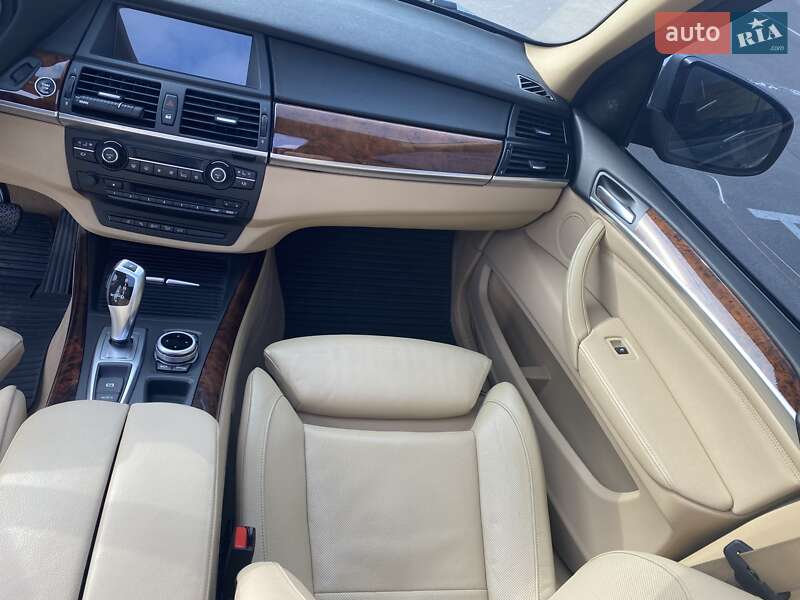 Позашляховик / Кросовер BMW X5 2012 в Рівному