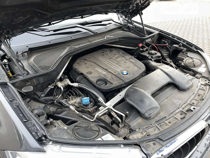 Позашляховик / Кросовер BMW X5 2014 в Луцьку