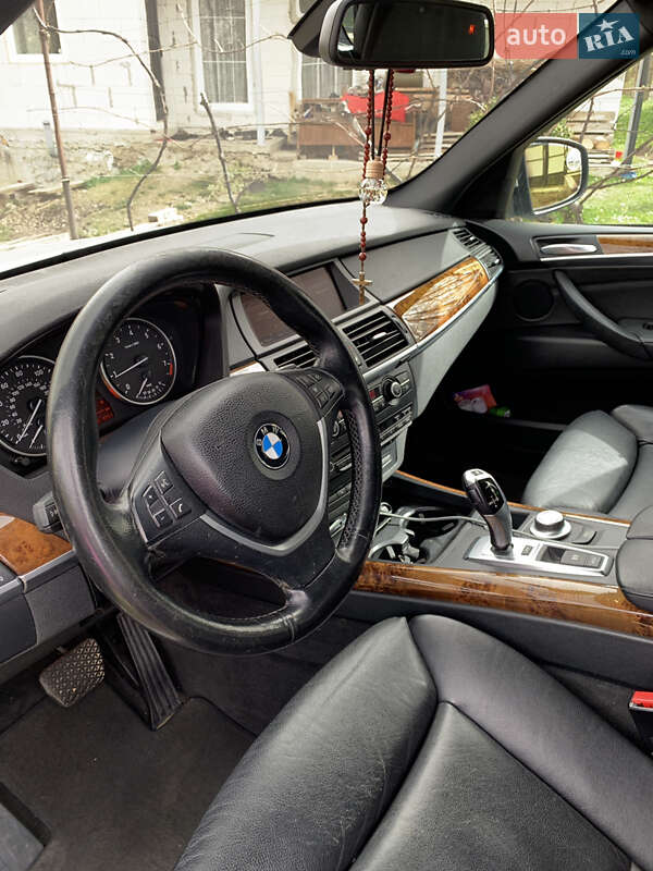 Внедорожник / Кроссовер BMW X5 2008 в Старом Самборе
