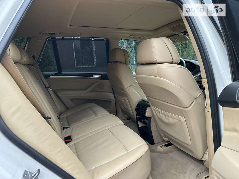 Позашляховик / Кросовер BMW X5 2012 в Рівному