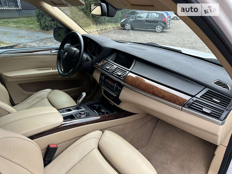 Позашляховик / Кросовер BMW X5 2012 в Рівному