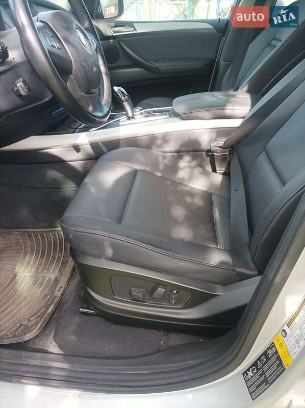 Позашляховик / Кросовер BMW X5 2011 в Синельниковому