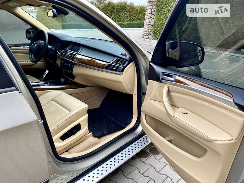 Внедорожник / Кроссовер BMW X5 2011 в Подволочиске